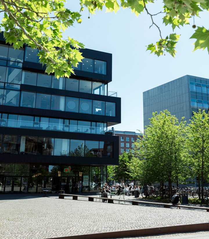 Driften af kontorbygningen er outsourcet til CBRE som FM partner 