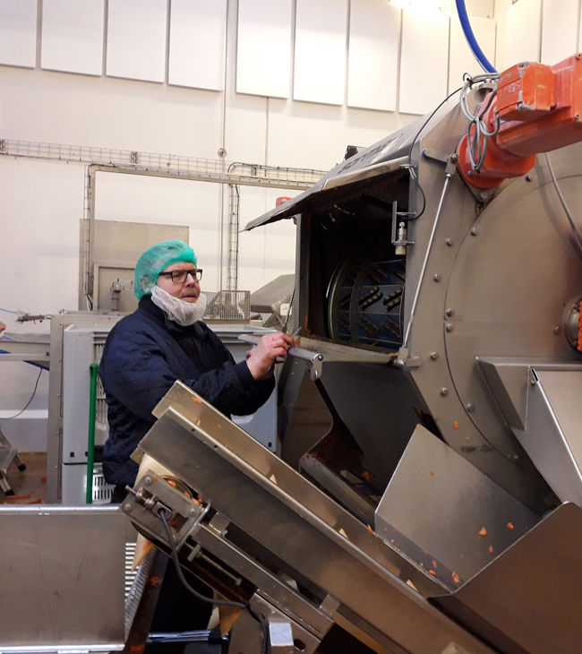 Mekanisk teniker arbejder på anlægget hos Flensted Snitgrønt