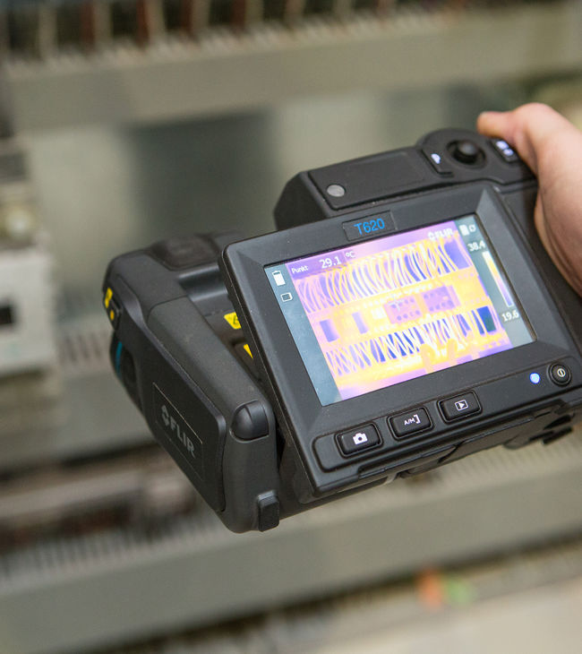 DBI-certificeret termograf termograferer el-tavle