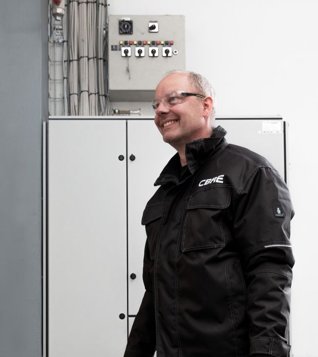 Tekniker servicerer CTS anlæg